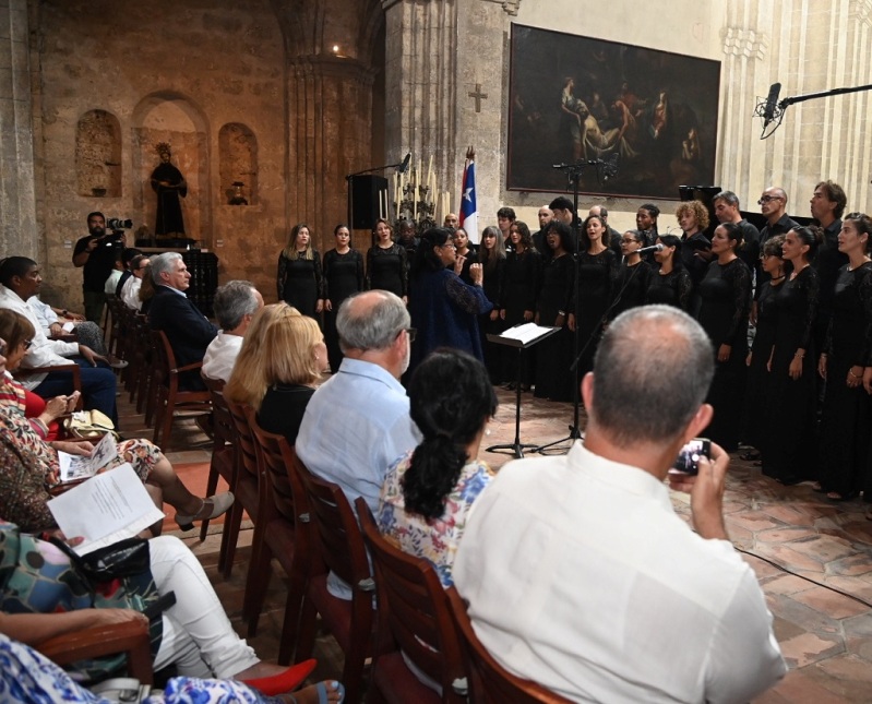 Concierto en Cuba a la memoria de Allende