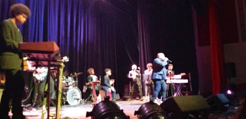 Concierto de Waldo Mendoza en clausura del verano