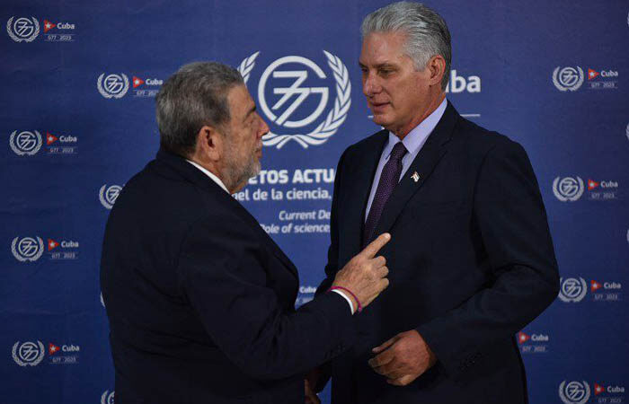 Recibe Presidente de Cuba a participantes en Cumbre del G77 y China