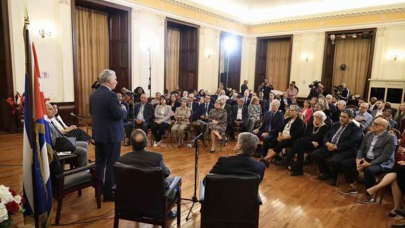 Encuentro inolvidable con los amigos de la cultura norteamericana