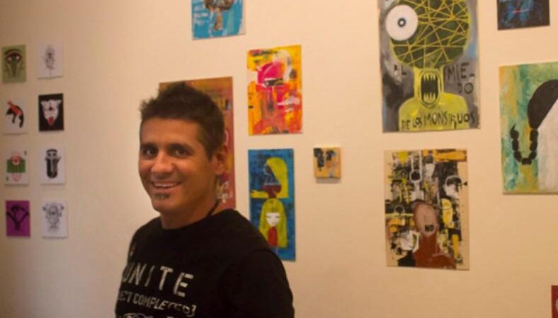 Recibe creador Nelson Ponce Premio de Diseño Gráfico Eduardo Muñoz Bachs