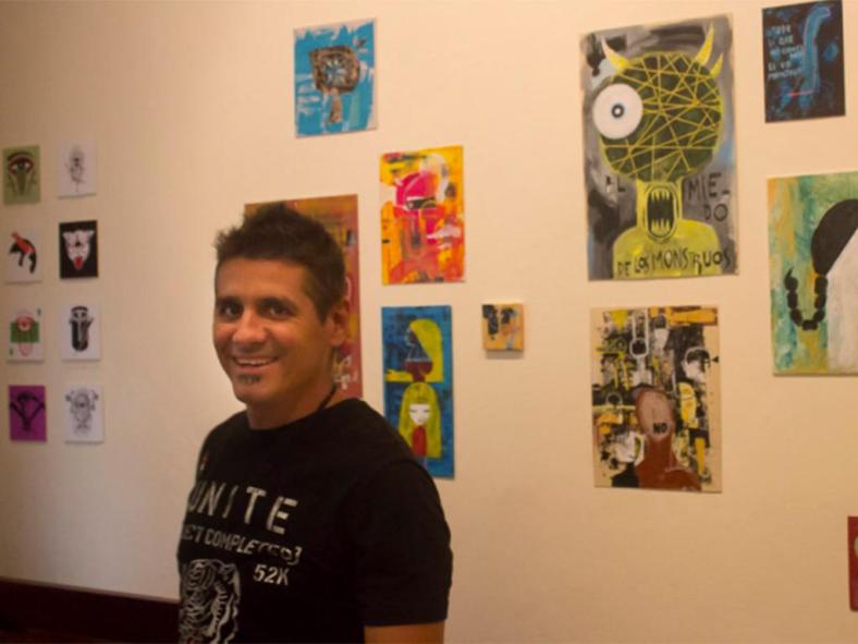 Recibe creador Nelson Ponce Premio de Diseño Gráfico Eduardo Muñoz Bachs