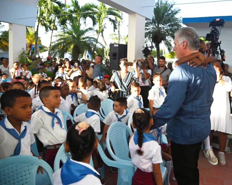 Preside Díaz-Canel acto nacional de inicio del curso escolar