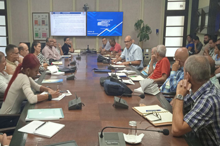 Trabaja Cuba para mejorar infraestructura aeroportuaria
