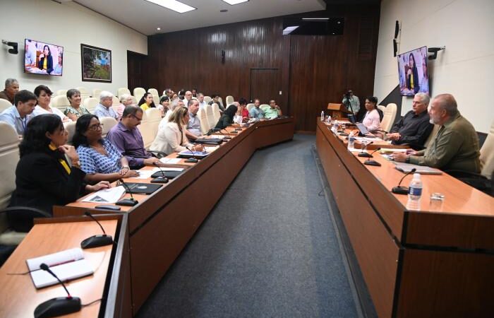 Cuba continúa vigilancia y respuesta a la COVID-19