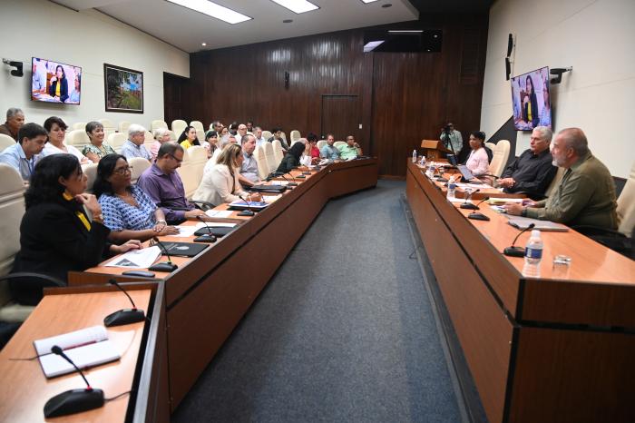 Cuba continúa vigilancia y respuesta a la COVID-19