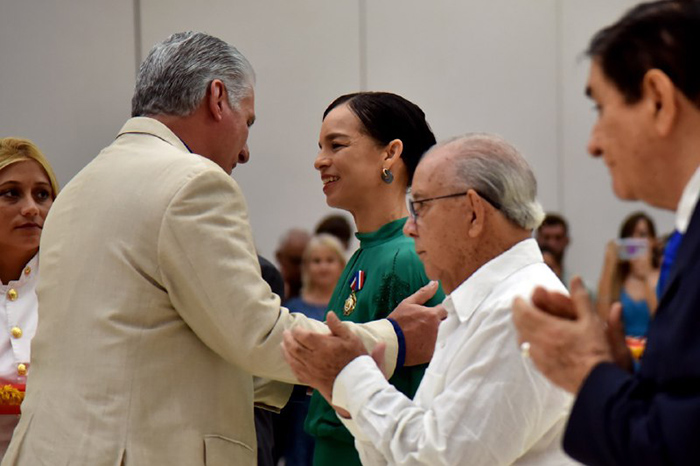 Reconocen a figuras cimeras del Ballet Nacional de Cuba