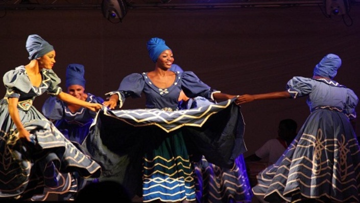 Conjunto Folklórico de Cienfuegos festeja en la escena su aniversario 24