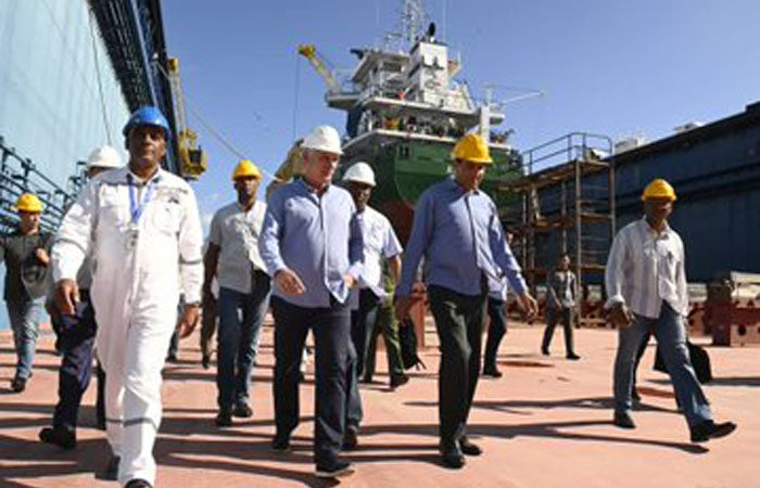 Visita Presidente cubano nuevo dique flotante