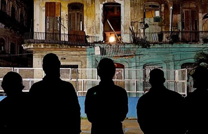 Fallecieron dos rescatistas tras derrumbe de edificio en La Habana Vieja