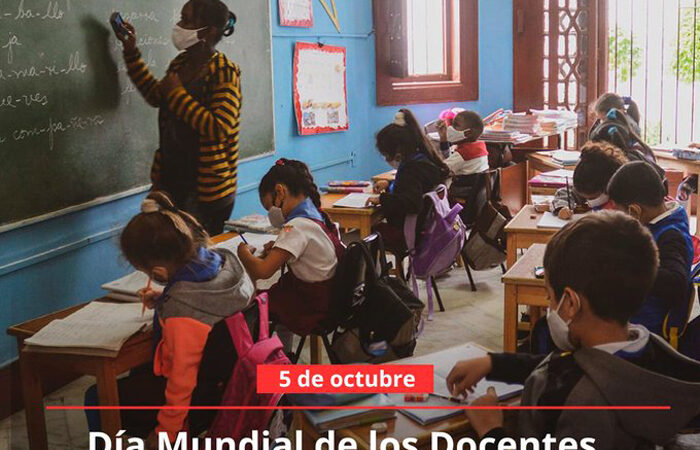 Saludan Día Mundial de los Docentes