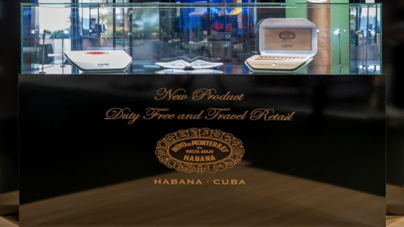 Habanos, S.A. presenta Humidor de viaje Hoyo de Monterrey Destinos en Feria Internacional TFWA Cannes