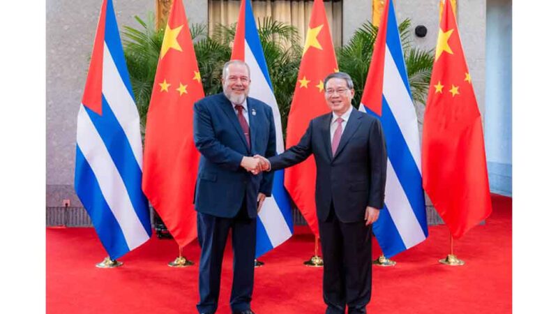Primeros ministros de Cuba y China destacan nexos y firman acuerdos