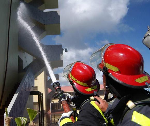 Felicitan autoridades a bomberos cubanos en su día