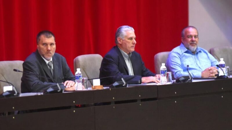 Presidente de Cuba en la inauguración de Encuentro de Economistas