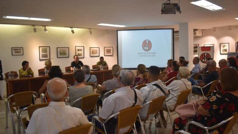 Intercambia Presidente de la UNEAC con el Consejo Científico de la Universidad de La Habana