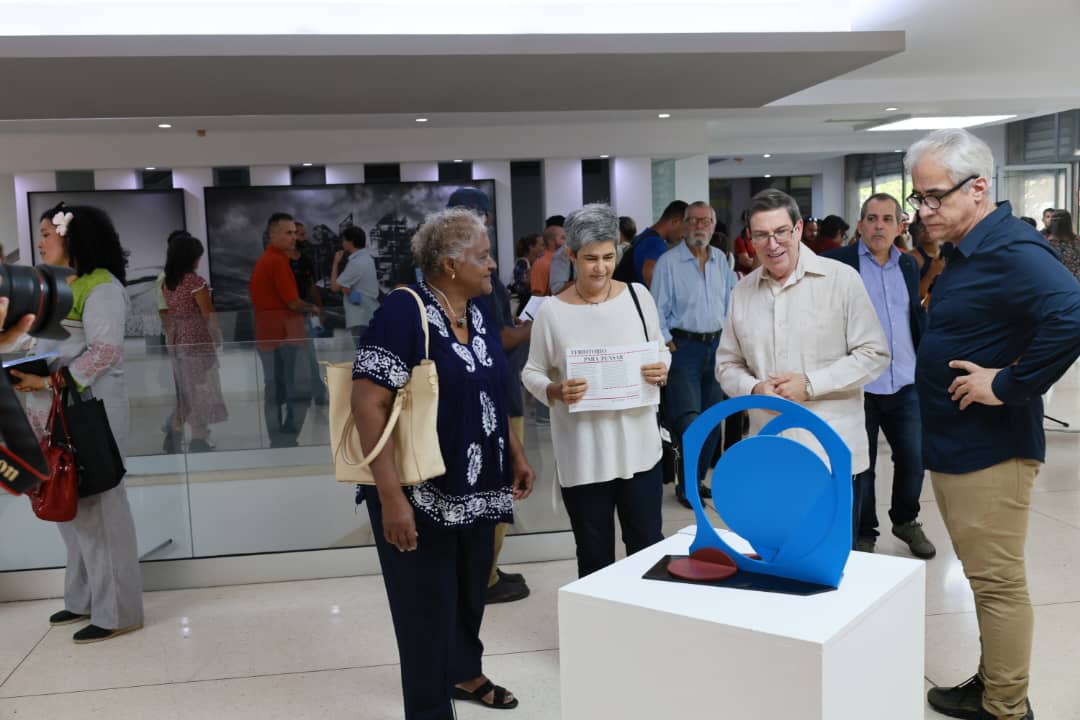 Cuba en el centro del pensamiento de exposición de abstraccionistas