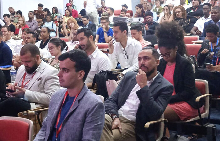 Foro internacional de jóvenes empresarios distingue a FIHAV 2023