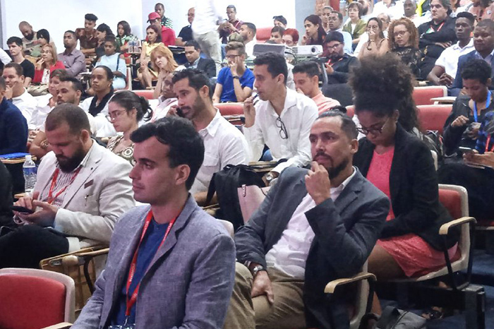 Foro internacional de jóvenes empresarios distingue a FIHAV 2023