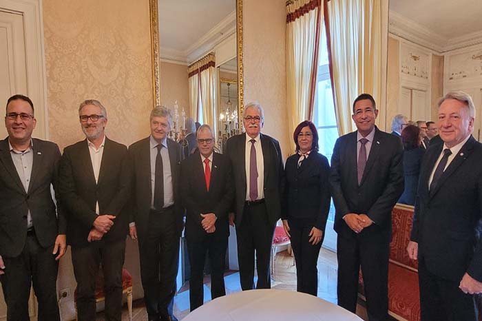 Recibió grupo parlamentario francés a diputados cubanos