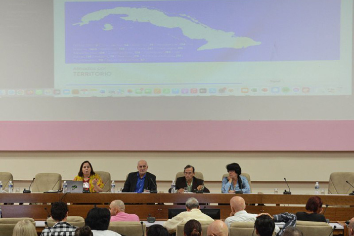 Presentan libro Anatomías del periodismo cubano