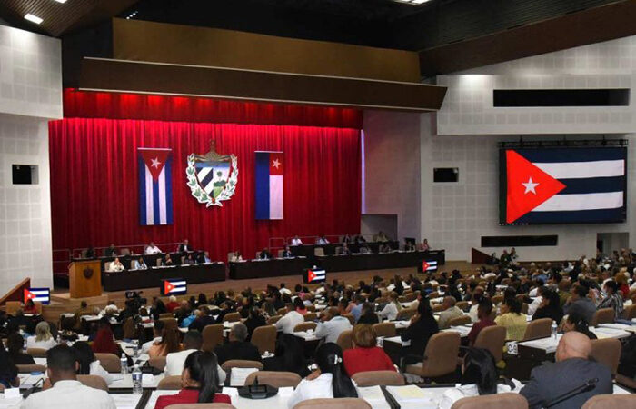 Raúl Castro y Díaz-Canel en última jornada parlamentaria en Cuba