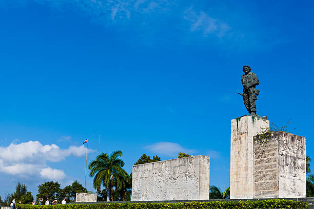 Allí, desde su altura, Comandante Che Guevara