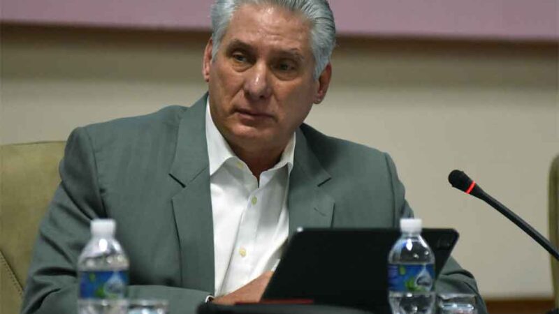 Presidente de Cuba insta a buscar soluciones efectivas en la economía
