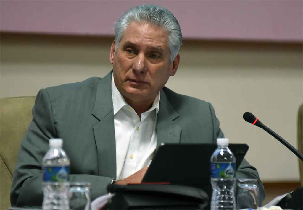 Presidente de Cuba insta a buscar soluciones efectivas en la economía