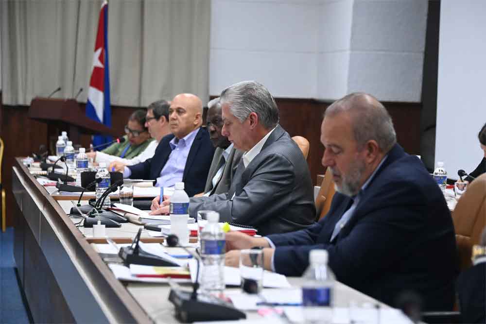Encabeza Díaz-Canel pleno del Partido Comunista de Cuba