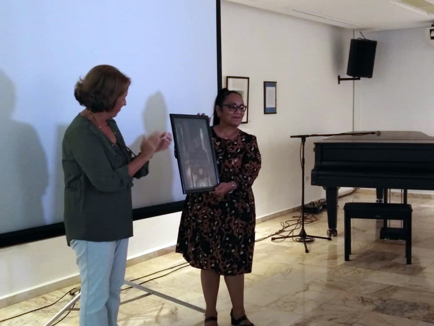 Reconocen en la Uneac a locutores cubanos en su día