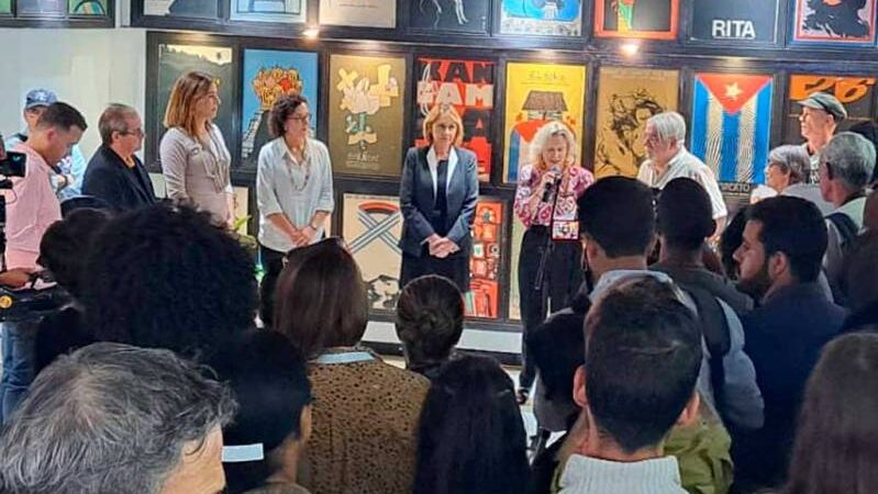 Recibe cartel cubano del cine condición Memoria del mundo de Unesco