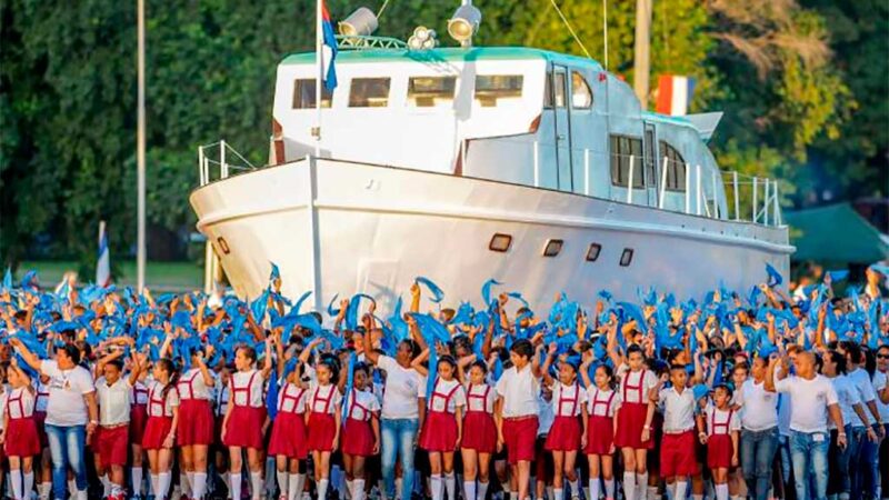 El Granma sigue navegando por los mares del mundo