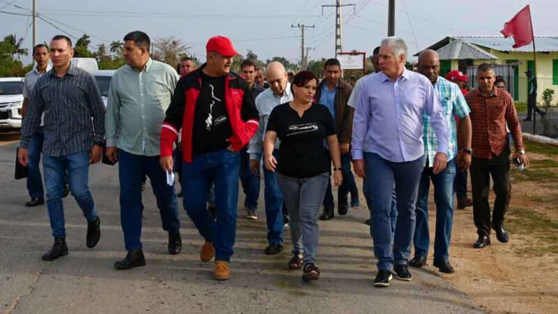Recorre Díaz-Canel centros productivos y sociales de la occidental provincia de Pinar del Río