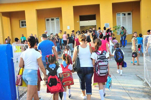 El día 8 de enero se reanuda actividades docentes del curso escolar
