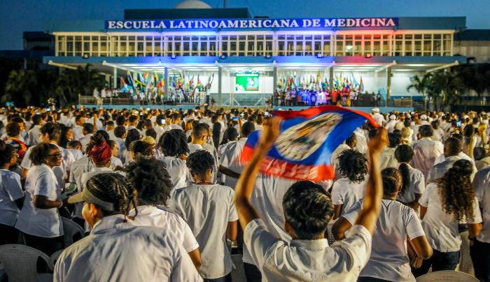 Cuba cuenta con la primera institución médica con certificación internacional
