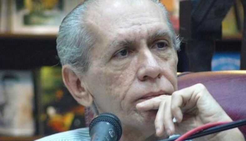 Entregan reconocimiento Maestro de Radialistas a Fernando Rodríguez Sosa