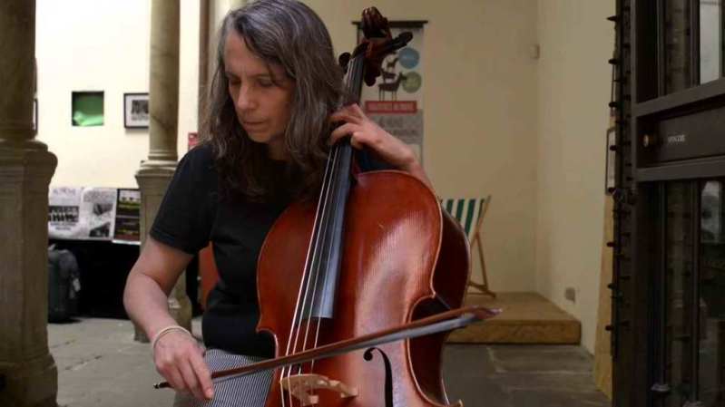 Ofrecerá concierto en Cuba la violonchelista estadounidense Lori Goldston