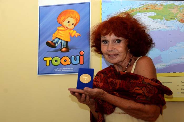 Abre este viernes en Cienfuegos muestra personal de Ana María Salas