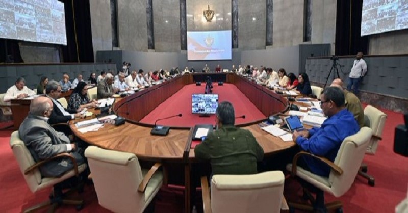 Amplio debate en Cuba para implementación de medidas socio-económicas