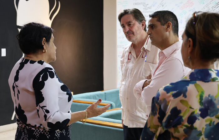 Reciben académicos del Minrex al presidente del Instituto Cervantes