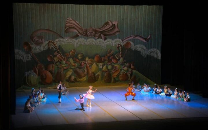 Escuela Cubana de Ballet ensalza labor de Instructores de Arte