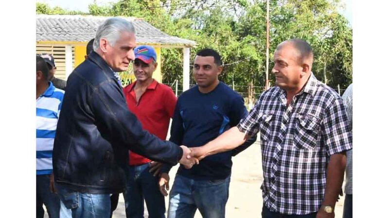 Recorre Díaz-Canel municipio en región central de Cuba