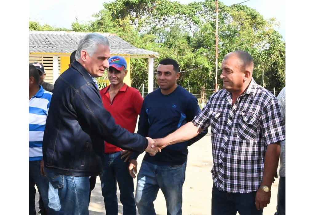 Recorre Díaz-Canel municipio en región central de Cuba