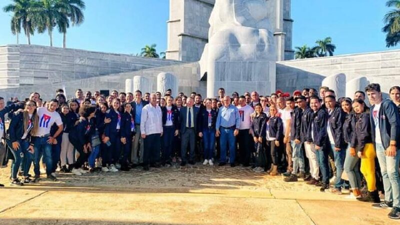 Saluda Díaz-Canel a delegación de Cuba a Festival de la Juventud