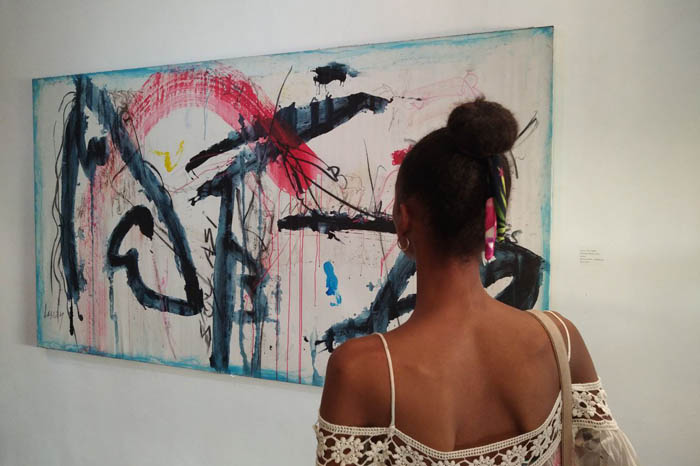 Inauguran en Santiago de Cuba exposición del artista Alberto Lescay