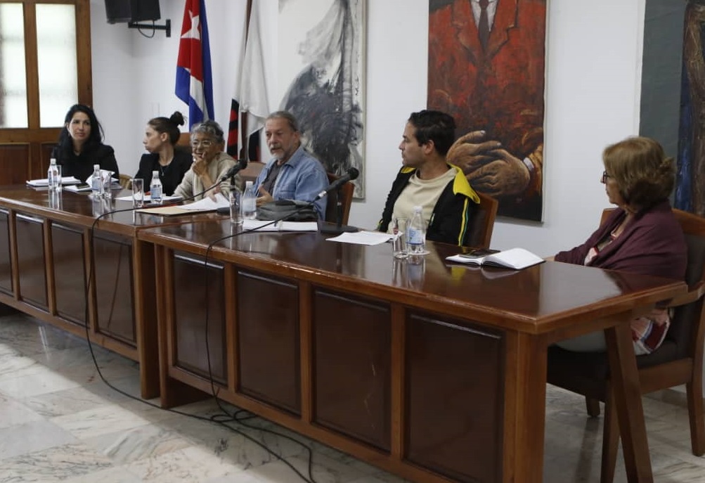 Desafíos para defender la cultura cubana en debates previos al X Congreso de la UNEAC
