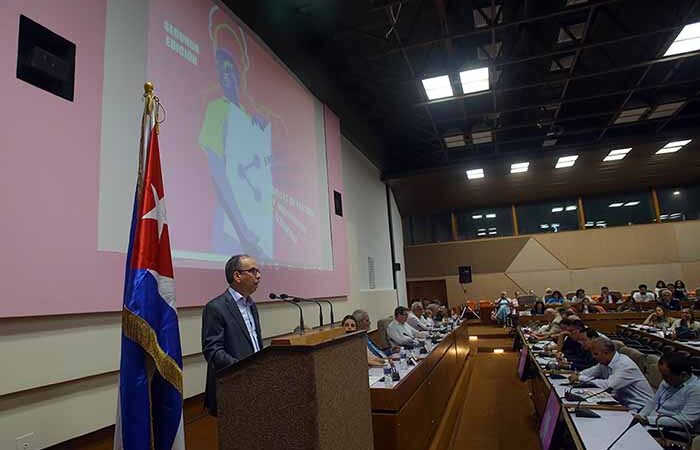 Llama encuentro de publicaciones de izquierda a la unidad