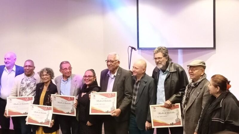 Entregan condición Maestro de Radialistas 2024