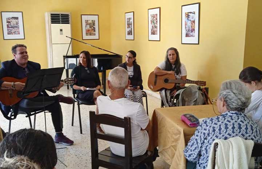 Café literario regresa al poeta Alberto Rodríguez Tosca
